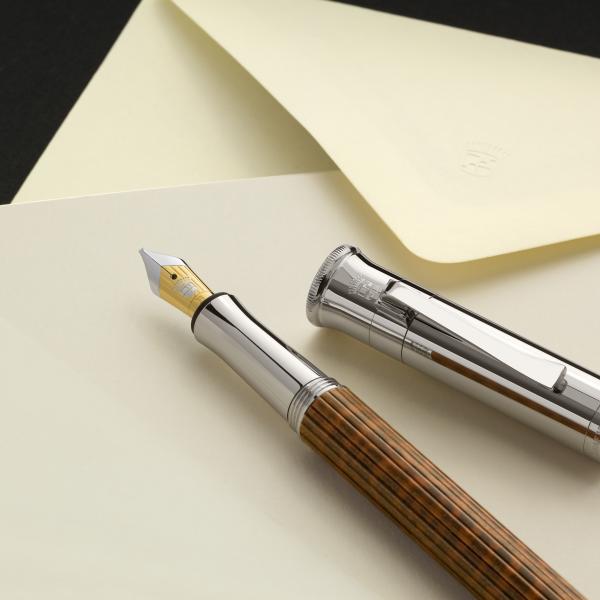 Graf von Faber Castell Drehkugelschreiber Limited Edition Snakewood